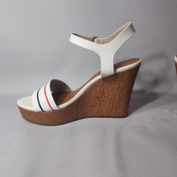 Tommy Hilfiger Kihlan Wedges - Picture 7 of 7